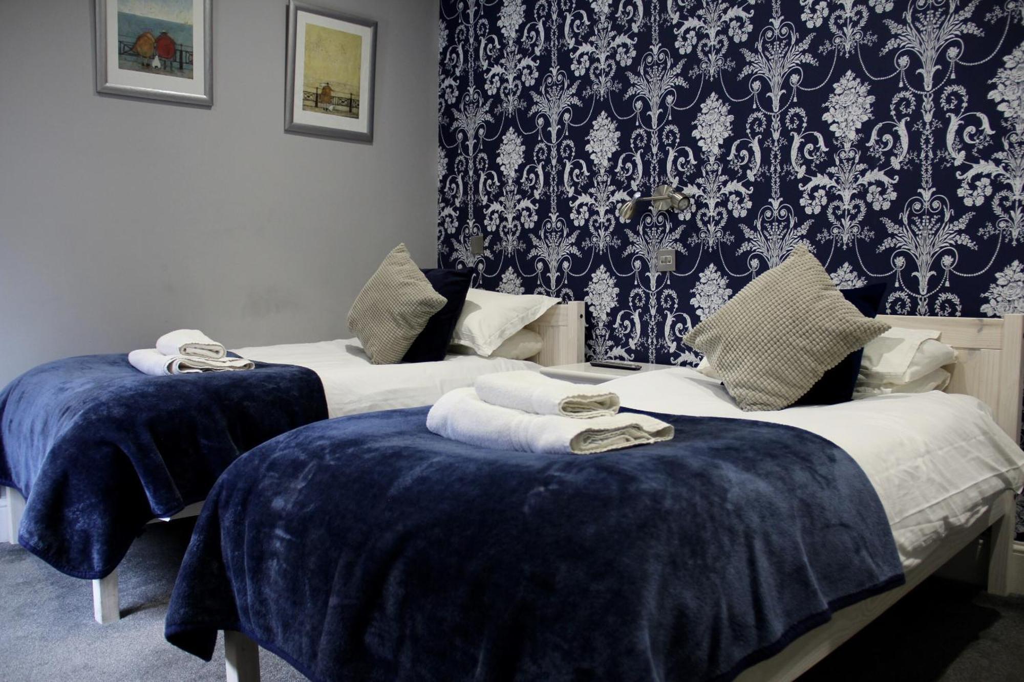 Blue Boar Hotel Молдон Номер фото